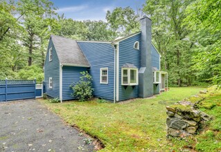 821 Boston Post Rd in Sudbury, MA - Building Photo - Building Photo