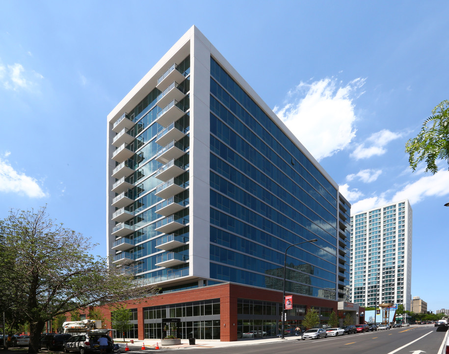 Halsted Flats in Chicago, IL - Building Photo