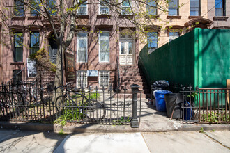 363 Macon St in Brooklyn, NY - Foto de edificio - Building Photo