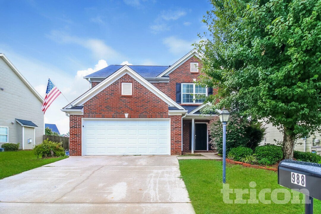 988 Winding Down Way in Grayson, GA - Foto de edificio