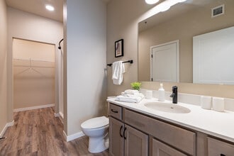 Welcome to 10Bedrock! in Box Elder, SD - Foto de edificio - Interior Photo