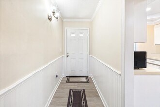 6211 Timberlake Dr in Sarasota, FL - Foto de edificio - Building Photo