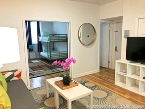 287 Dorchester St in Boston, MA - Building Photo - Building Photo