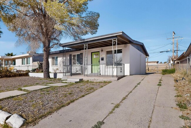 6203 Trowbridge Dr in El Paso, TX - Building Photo - Building Photo