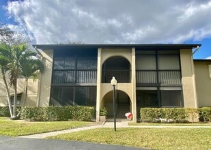 536 Shady Pine Way, Unit C2 in Greenacres, FL - Foto de edificio - Building Photo