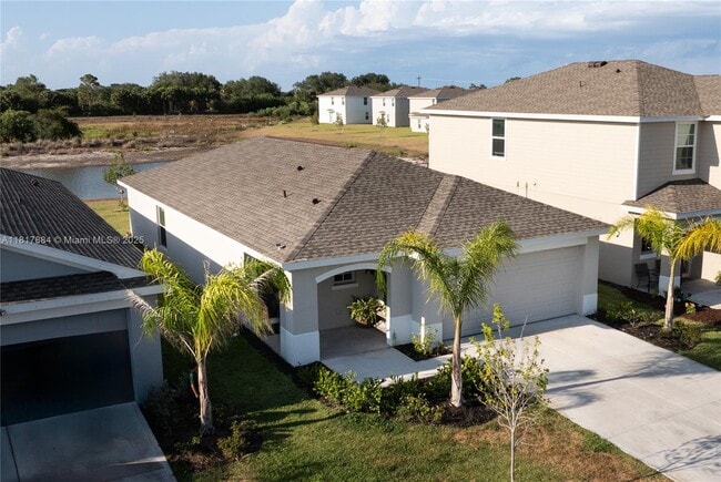 20160 Caroline Crk Pl in Lehigh Acres, FL - Building Photo - Building Photo