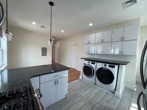 132 Buttonwood St in Boston, MA - Building Photo - Building Photo