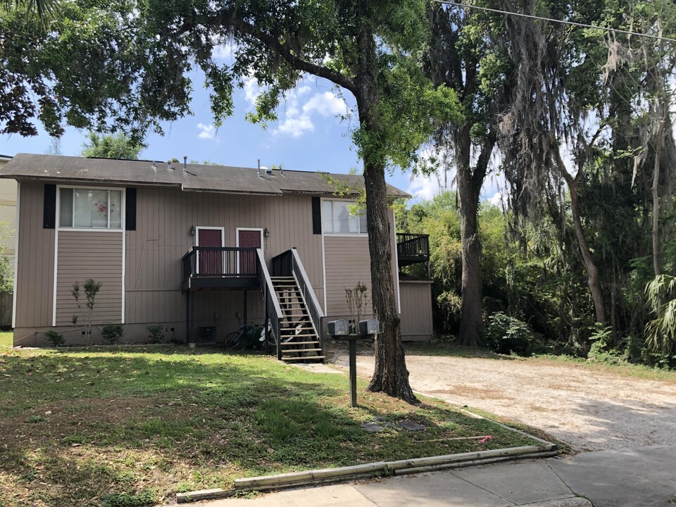 1141 SW 9th Ave in Gainesville, FL - Foto de edificio