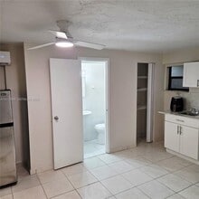5871 NW 199th St in Hialeah, FL - Building Photo - Building Photo