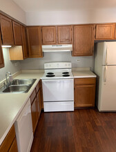 1200 Whispering Hills Ct, Unit 1B in Naperville, IL - Building Photo - Building Photo