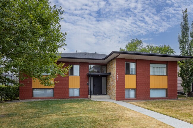 1937 25 St SW