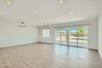 1930 E Missouri Ave in Phoenix, AZ - Building Photo - Building Photo