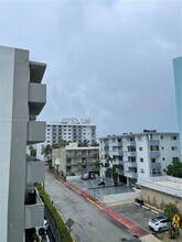 1674 Bay Rd in Miami Beach, FL - Foto de edificio - Building Photo