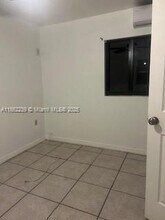 910 NW 75th St in Miami, FL - Building Photo - Building Photo