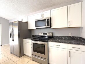 732 Casterton Cir in Davenport, FL - Building Photo - Building Photo