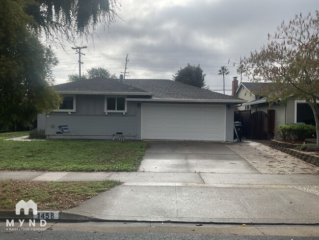 property at 1458 Ridgewood Dr