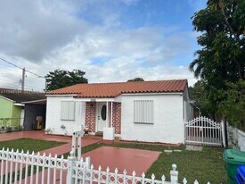 3361 NW 16th St in Miami, FL - Building Photo