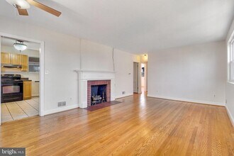 10003 Portland Pl in Silver Spring, MD - Building Photo - Building Photo