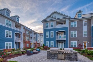 The Allure at Jefferson in Fredericksburg, VA - Foto de edificio - Building Photo