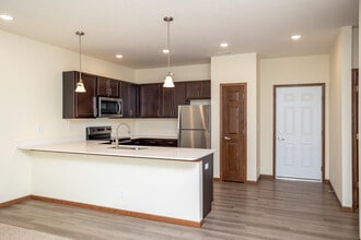 Wilderness Hills South Apartments in Lincoln, NE - Building Photo - Building Photo
