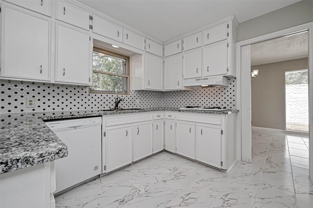 26414 Maplewood Dr in Spring, TX - Building Photo