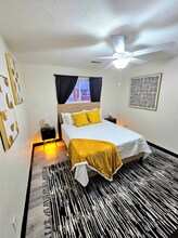 361 Cherry St in Norfolk, VA - Foto de edificio - Building Photo