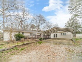 1496 Dooley Town Dr in Statham, GA - Building Photo