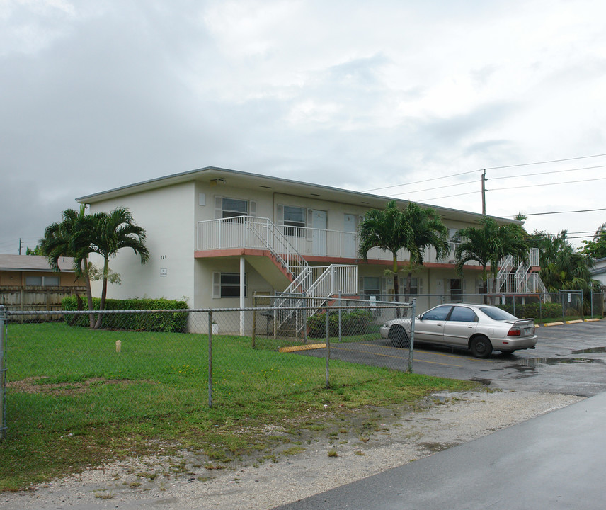 749 NW 3rd Ave in Fort Lauderdale, FL - Building Photo