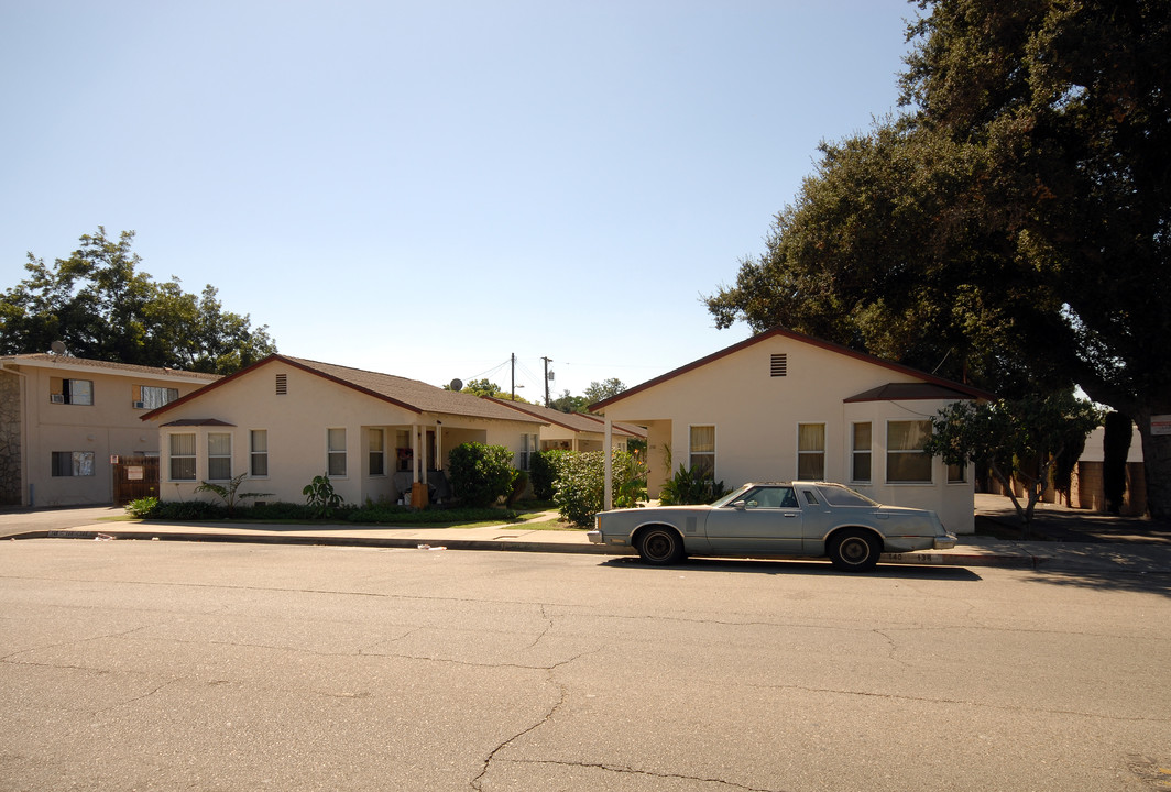 138-142 E Alvarado St in Pomona, CA - Building Photo