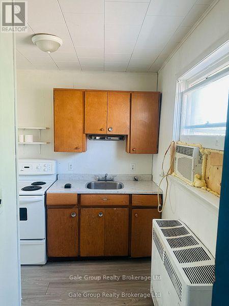 property at 406 Simcoe St