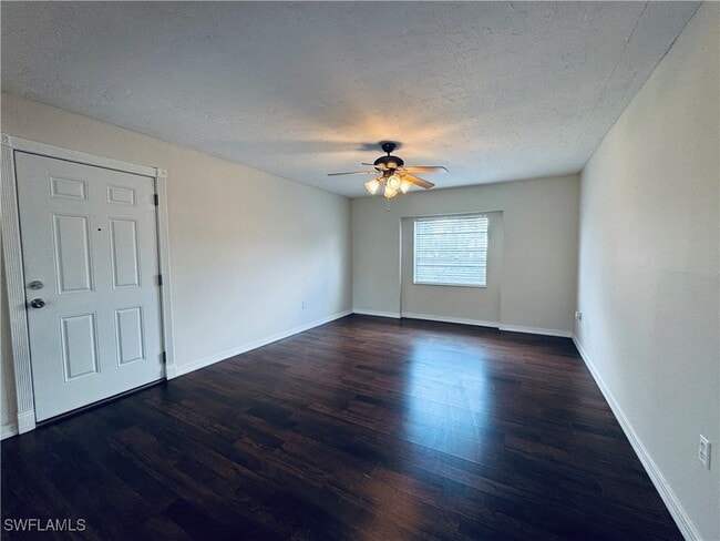 12670 Kenwood Ln in Ft. Myers, FL - Building Photo - Building Photo