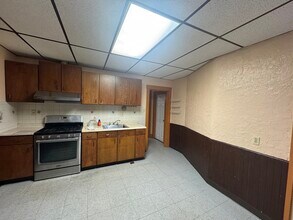 33 Albion St in Malden, MA - Building Photo - Building Photo