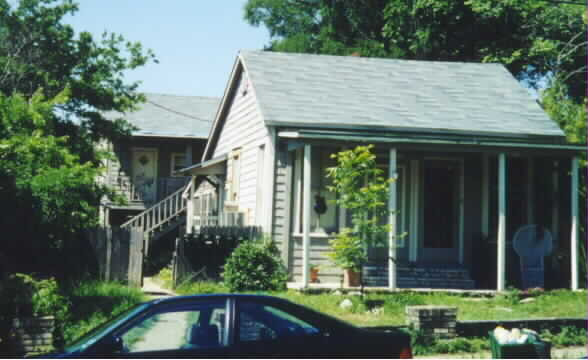 411 E 30th St in Austin, TX - Foto de edificio