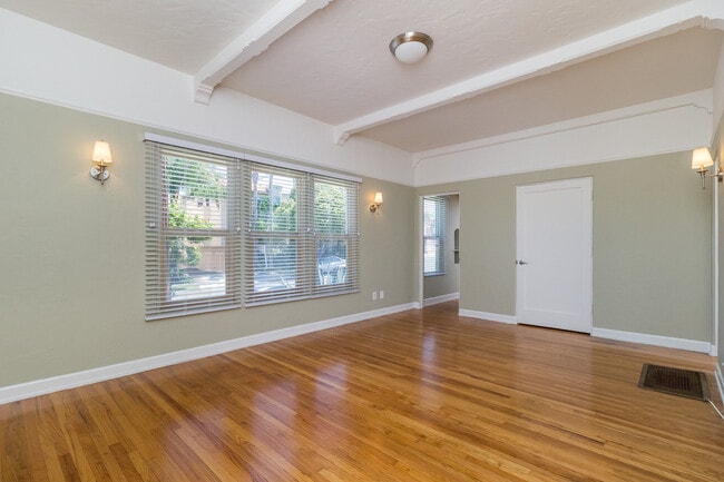 property at 3993 Louisiana St
