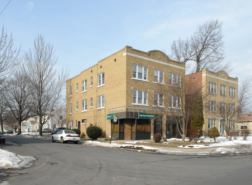 825-829 Wethersfield Ave in Hartford, CT - Foto de edificio
