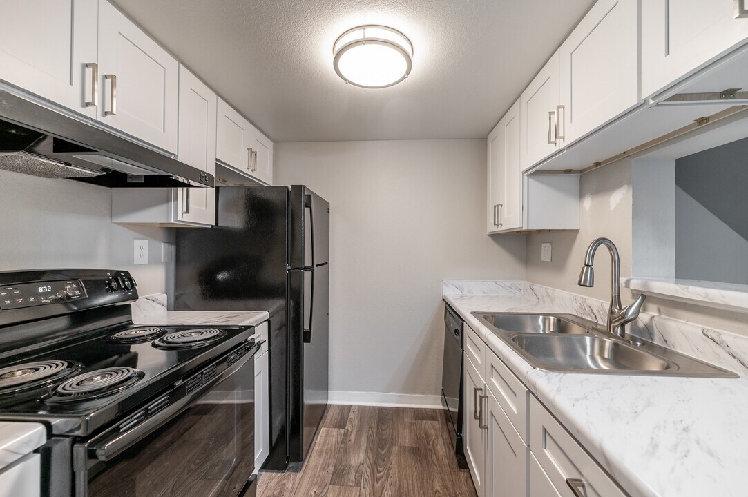 Grove at Stonebrook Apartments and Townhomes in Norcross, GA - Foto de edificio
