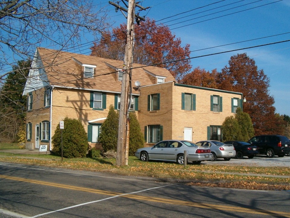 714 Darlington Rd in Beaver Falls, PA - Building Photo