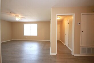 7055 Coronado Dr in Pensacola, FL - Building Photo - Building Photo