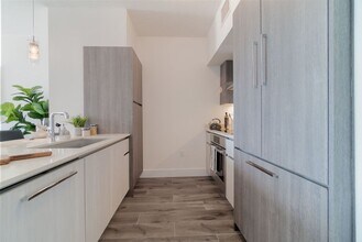 111 SE 1st Ave in Delray Beach, FL - Building Photo - Building Photo