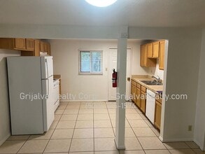 2442 S Edmondson Ave in Tucson, AZ - Building Photo - Building Photo