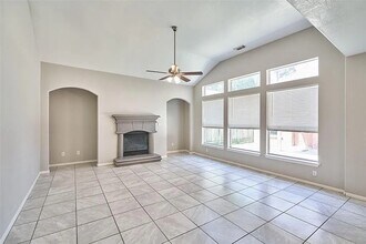 13714 Hillingdale Ln in Houston, TX - Building Photo - Building Photo