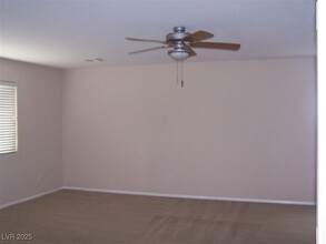 283 Maddelena Ave in Las Vegas, NV - Building Photo - Building Photo