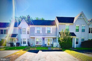 9 Lawry Ct in East Brunswick, NJ - Building Photo