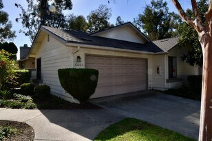 10353 Crosscreek Terrace in San Diego, CA - Building Photo