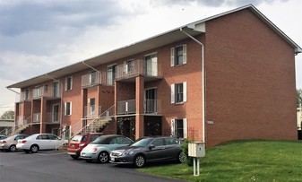 Pine Plaza Apartments