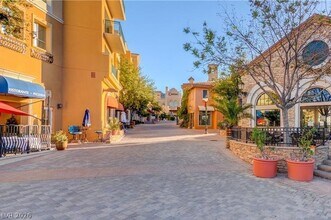 30 Strada Di Villaggio in Henderson, NV - Building Photo - Building Photo