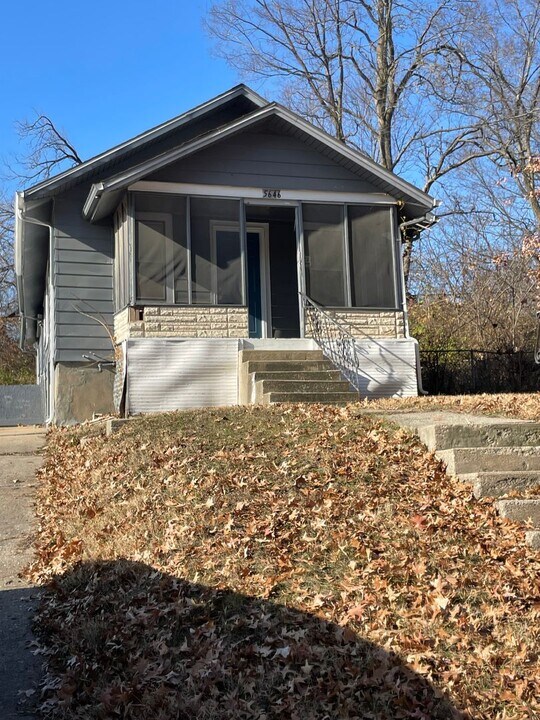 5646 Agnes Ave in Kansas City, MO - Building Photo
