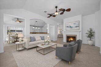 15619 Winding Valley Dr in Houston, TX - Building Photo - Building Photo