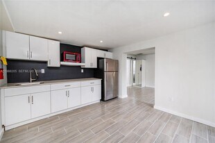 10954 SW 157th Terrace in Miami, FL - Building Photo