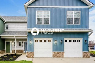 2063 Paddle Wheel Dr in Jeffersonville, IN - Building Photo